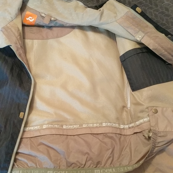 Men's Ride Snowboards Coat - Picture 4 of 6